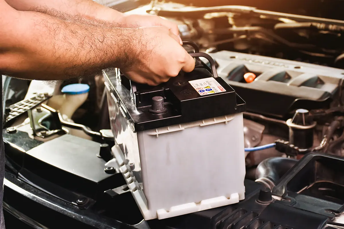 Installazione batteria auto a Piacenza in sede